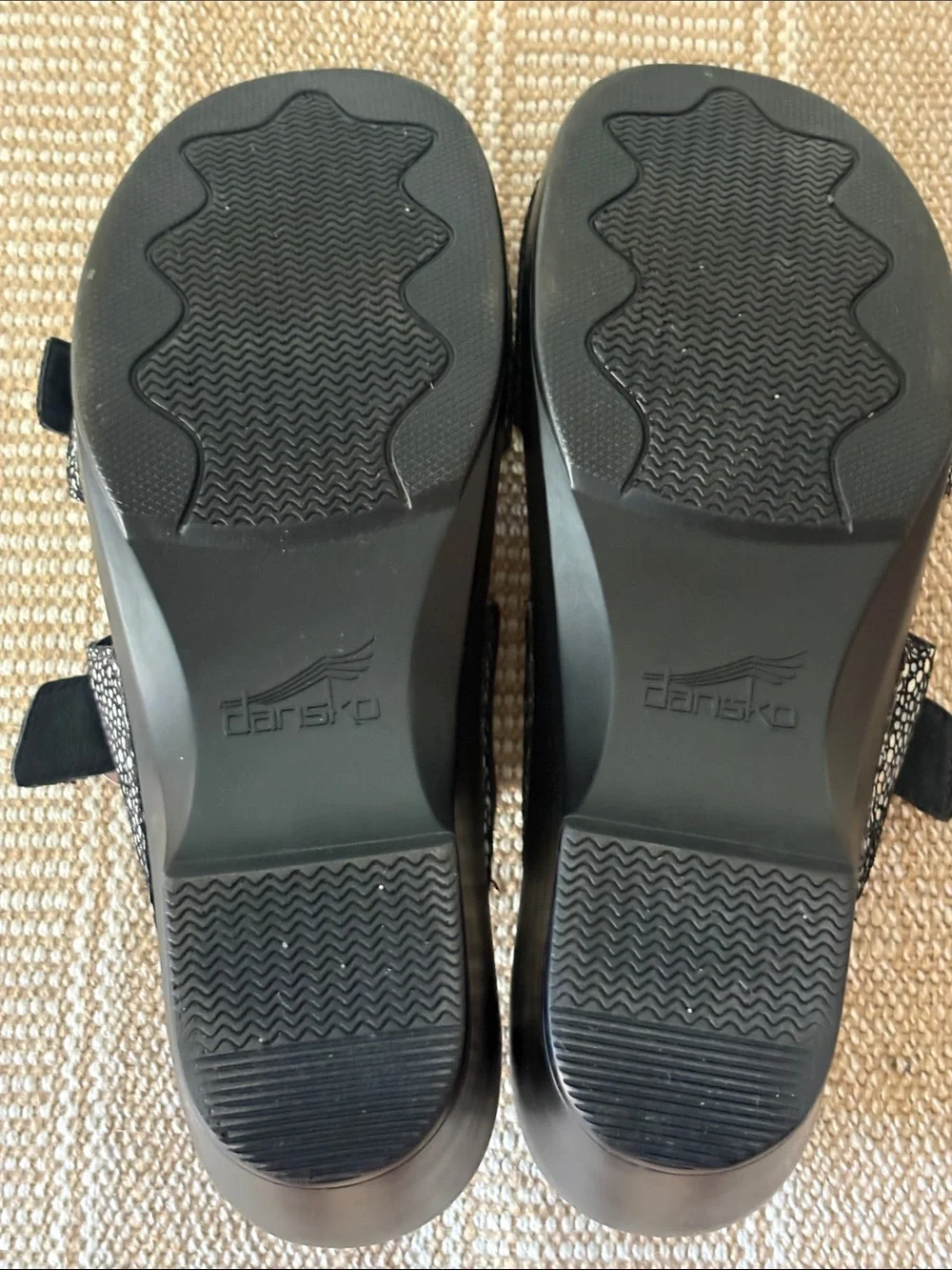 Dansko Sophie Black/White Speckled Leather Double-Buckle Slide-Sandals. Size-9